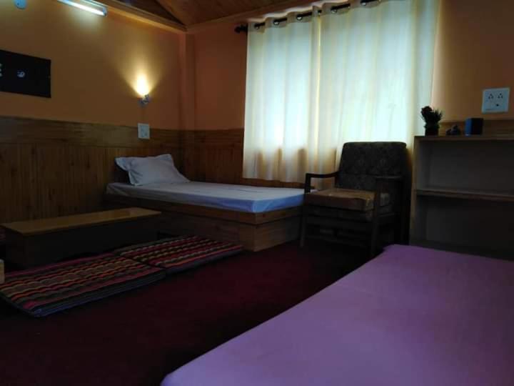 Flying Monk Huts & Restaurant Bed & Breakfast Kyelang Exterior photo
